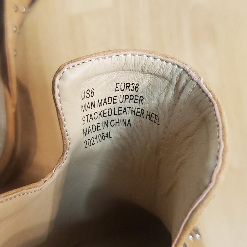 NWOT. Arider Girl Tan Studded Mules. Size 6. #SW - Picture 6 of 7